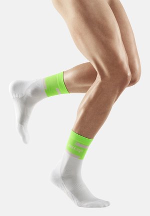 CEP THE RUN COMPRESSION SOCKS MID CUT MEN - MADE IN GERMANY - Sports socks - green white