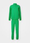 TRACKSUIT MEDVEDEV SET - Treningas - calathea/navy blue