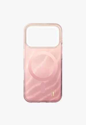 Transparant roze telefoonhoesje met een golvend patroon, een circulair magnetisch designelement en gouden tekstaccent. Minimalistisch ontwerp met een doorschijnende rand.