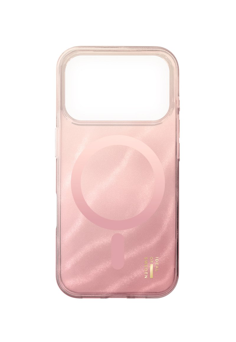 Klar rosa telefondeksel med bølget tekstur, en sirkulær magnetisk designdetalj og gullfarget tekst. Minimalistisk design med en gjennomsiktig kant.