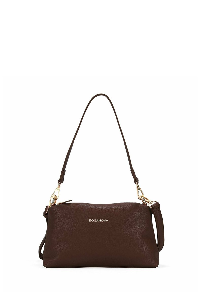Bolso de mano de cuero marrón con una superficie texturizada, que cuenta con una correa de hombro desmontable y detalles en hardware dorado. Nombre de la marca "BOSANOVA" exhibido.