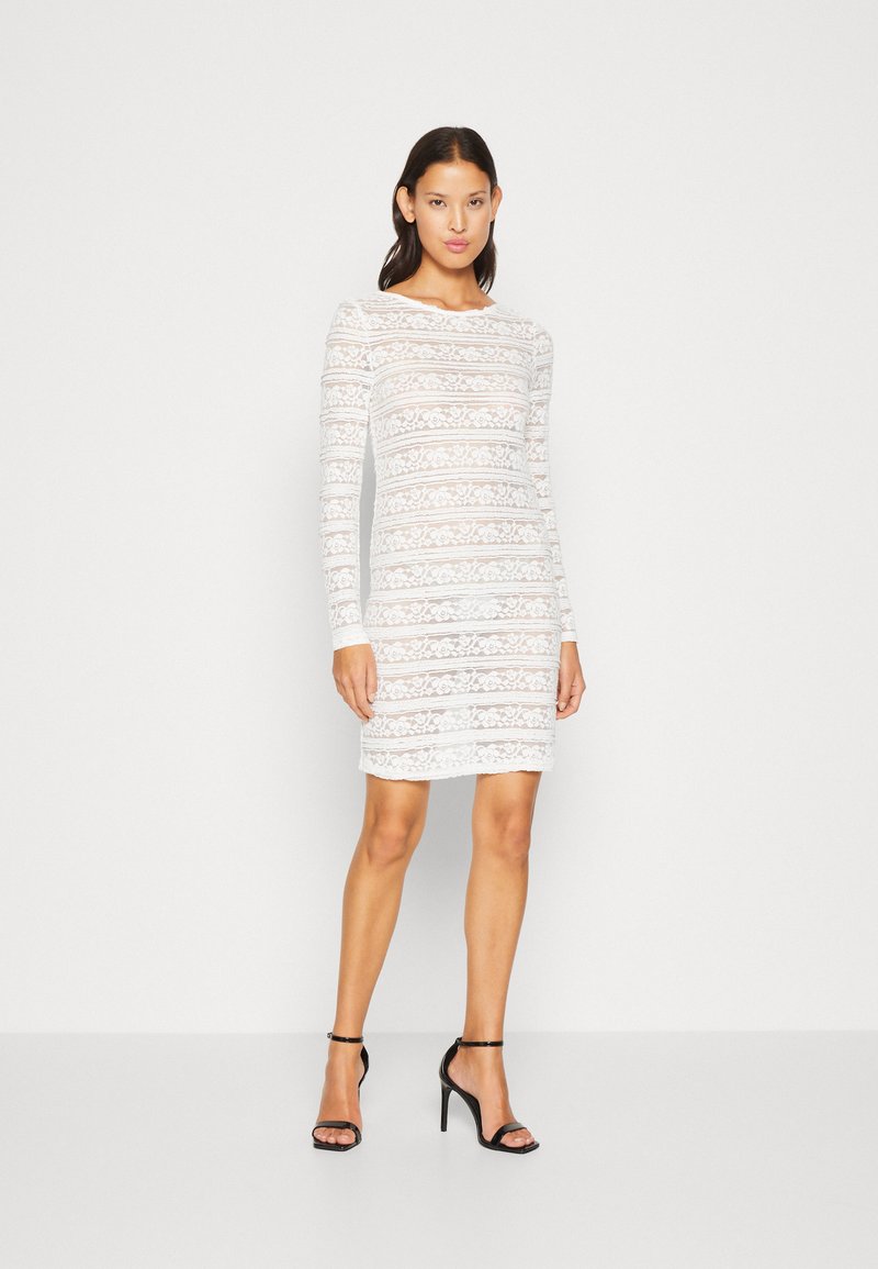 Pieces PCJOSEFINE DRESS - Cocktail φόρεμα / Φόρεμα για πάρτι - bright white