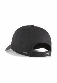 Sort baseball cap med en buet skygge, lavet af åndbart stof. Har et DryCell-mærke bagpå og et Puma-logo på den justerbare rem.
