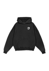 Schwarzer Hoodie mit einer Fronttasche, weiten Ärmeln und einer großen Kapuze. Besitzt ein weißes Logo auf der Brust sowie einen gerippten Saum und Bündchen.