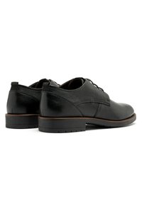 RYŁKO Biznesowe buty sznurowane