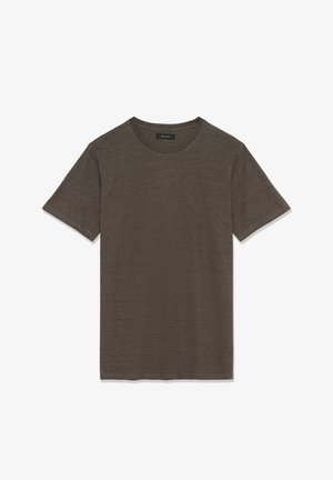 Īsroku brūna T-krekls ar apaļu kakla izgriezumu un smalku teksturētu audumu, izklāts plakans uz balta fona.