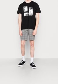 Only & Sons Shorts - off-white