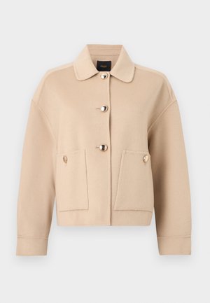 Veste beige en mélange de laine avec un large col, quatre boutons dorés sur le devant, deux grandes poches avant boutonnées, et des manches longues.