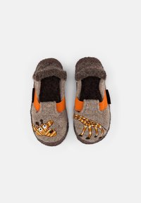 Grey felt slippers with orange elastic accents featuring embroidered bee and giraffe designs on each shoe. Soft, textured fabric.