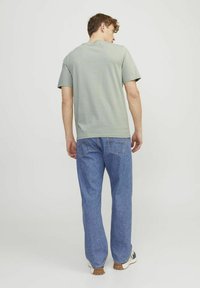 Jack & Jones RUNDHALS - T-shirt con stampa - desert sage