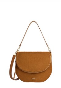 Borsa a mano in camoscio marrone con forma curva, chiusura a pattina piatta, tracolla staccabile e dettagli in metallo color oro. Presenta una tasca con zip sul lato.