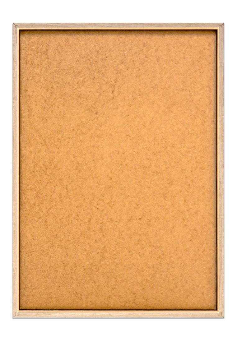 Kork-Pinnwand, gerahmt in hellem Holz, mit einer strukturierten, braunen Oberfläche. Die Kanten sind clean und gerade, ohne zusätzliche Dekorationen.