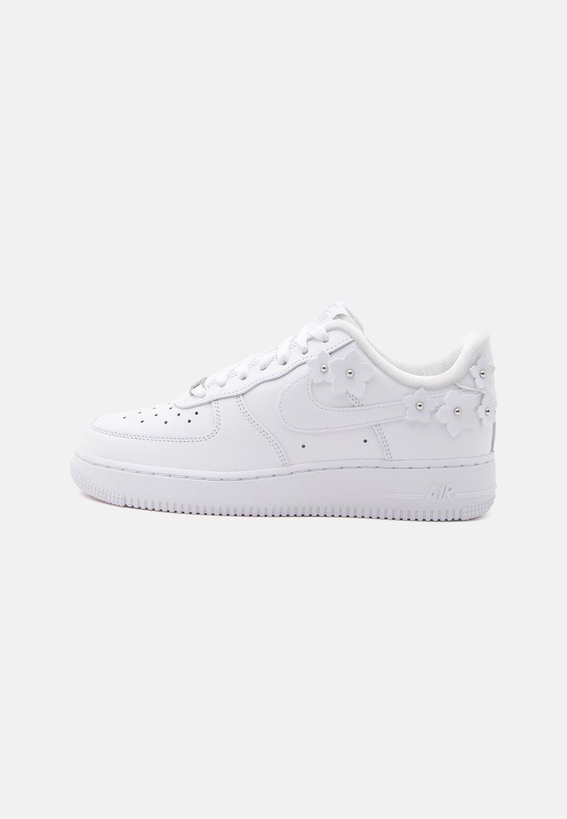 AIR FORCE 1 07 SE white/wolf grey/metallic silver-coloured/white