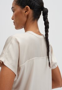 someday. LOOSE FIT  - Camicetta - natural glaze