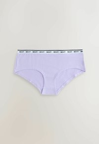 Sous-vêtements hipster pour femmes couleur lavande avec une ceinture élastique blanche ornée de textes noirs "NEXT" répétés.