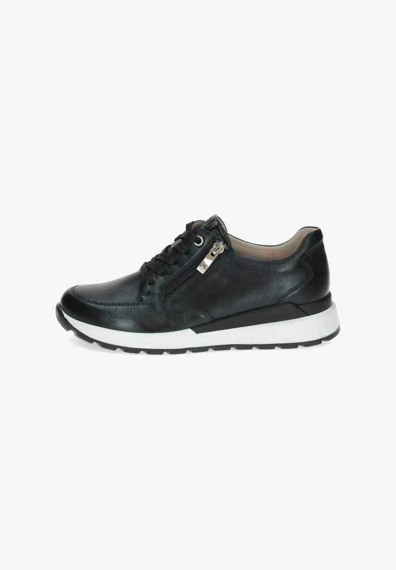 Baskets en cuir noir avec un embout arrondi, un laçage à l'avant et une fermeture éclair sur le côté. Présentent une semelle blanche et des accents texturés.