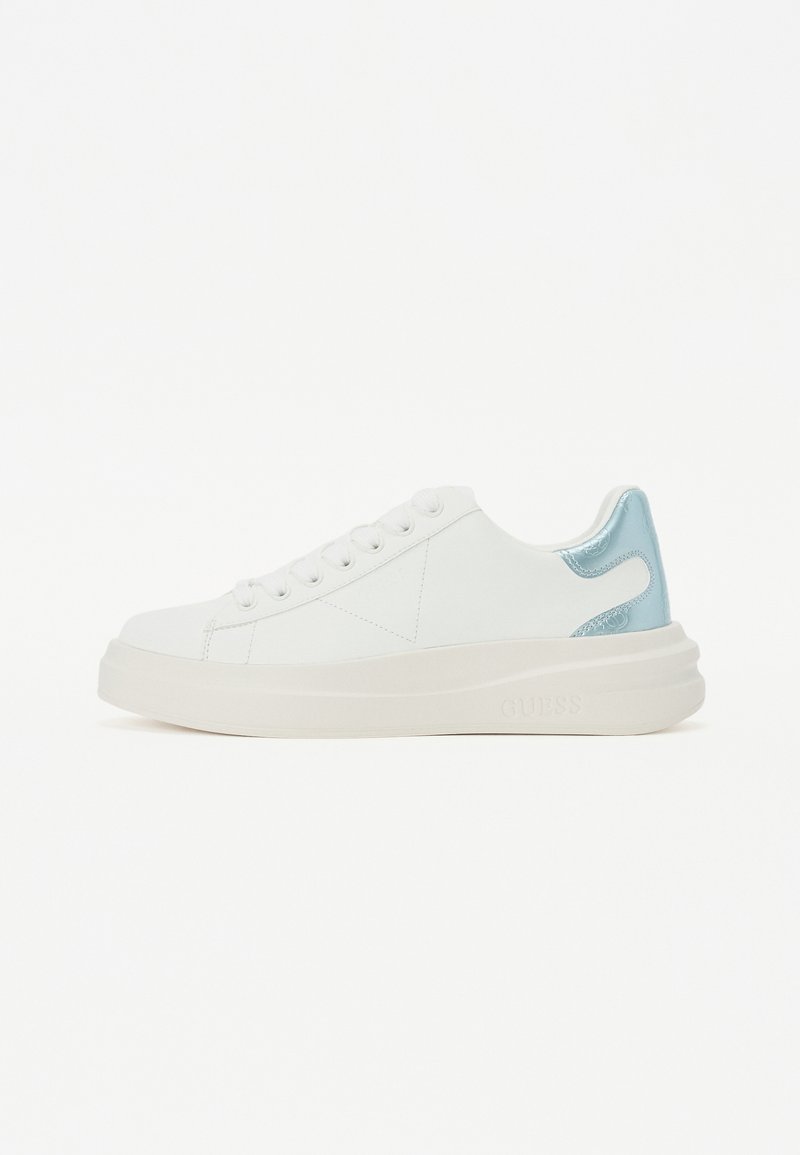 Valged tossud siledast nahast viimistlusega, millel on hele sinine läikiv aktsent kontsal ja paks valge talla.