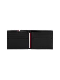 Carteira de couro preto com vários slots para cartões, apresentando um detalhe listrado em vermelho e branco. Textura suave e formato retangular.