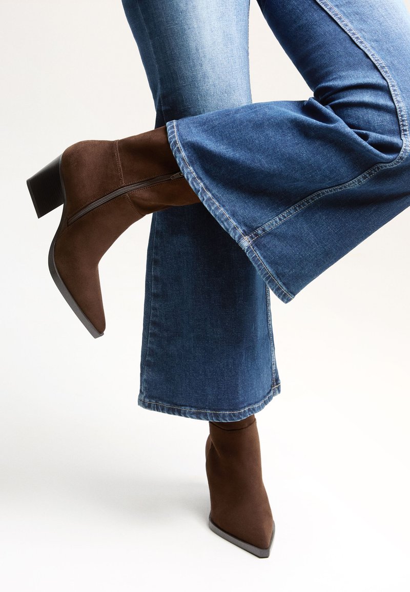 Bershka Gležnjače - brown