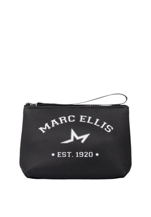 Trousse zippée noire Marc Ellis avec sangle poignet, logo blanc et texte indiquant "Marc Ellis" et "Est. 1920" à l'avant.