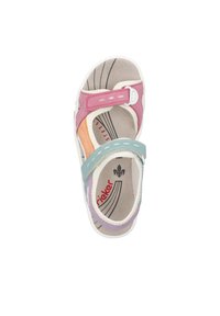 Sandale à lanières en rose, orange et bleu avec une semelle intérieure grise et des coutures blanches. Dispose de sangles en Velcro réglables et d'une semelle plate.