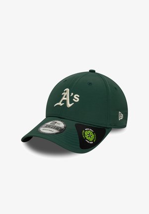 Grüne Baseballkappe mit verstellbarem Riemen, vorne mit weißem, gesticktem "A's"-Logo und schwarzen New Era-Etiketten auf dem Schirm.
