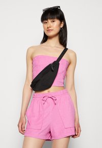 ONLY ONLTARA SHORTS/TUBE SET  - Top - super pink