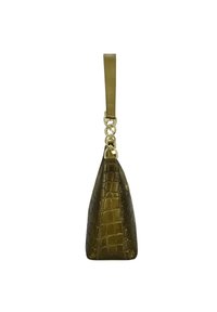 Olivgrüne Handtasche mit Krokodilprägung in dreieckiger Form, ausgestattet mit einem glatten, fauxledernen Tragegurt und schwerem goldfarbenen Hardware-Detail.