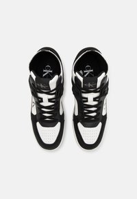 Calvin Klein Jeans Höga sneakers - black