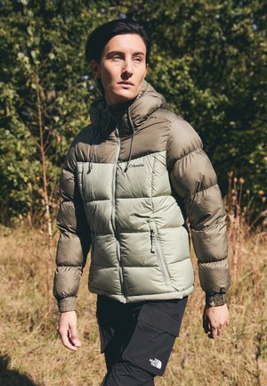 PIKE LAKE™ II INSULATED JACKET - Jachetă de iarnă - stone green/safari