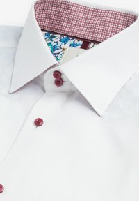 Next TRIMMED FIT SINGLE CUFF - REGULAR FIT - Camicia - white burgundy red