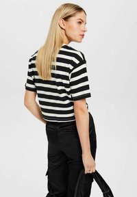 Esprit GESTREIFTES IM TWISTDESIGN - T-shirts med print - black