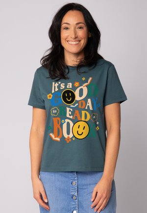 GOOD DAY TO READ A BOOK - Print T-shirt - stargazer