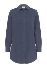 Camisa de botones de manga larga color azul marino con cuello, bolsillo en el pecho y puños abotonados, confeccionada en una tela suave.