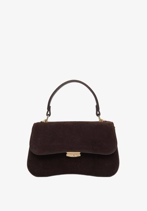Brązowa zamszowa torebka o zaokrąglonym kształcie, z jednym górnym uchwytem i złotym zapięciem na zatrzask. Gładka faktura z precyzyjnym przeszyciem.