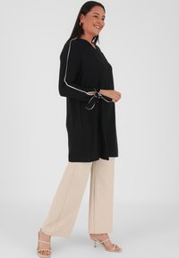 Modanisa PLUS SIZE ALIA - Tunic - black