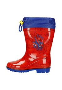 Červená gumová dešťová bota s modrým vrškem, která má grafiku Spidermana a vzor pavučiny. Obsahuje žlutou šňůrku na otvírání.