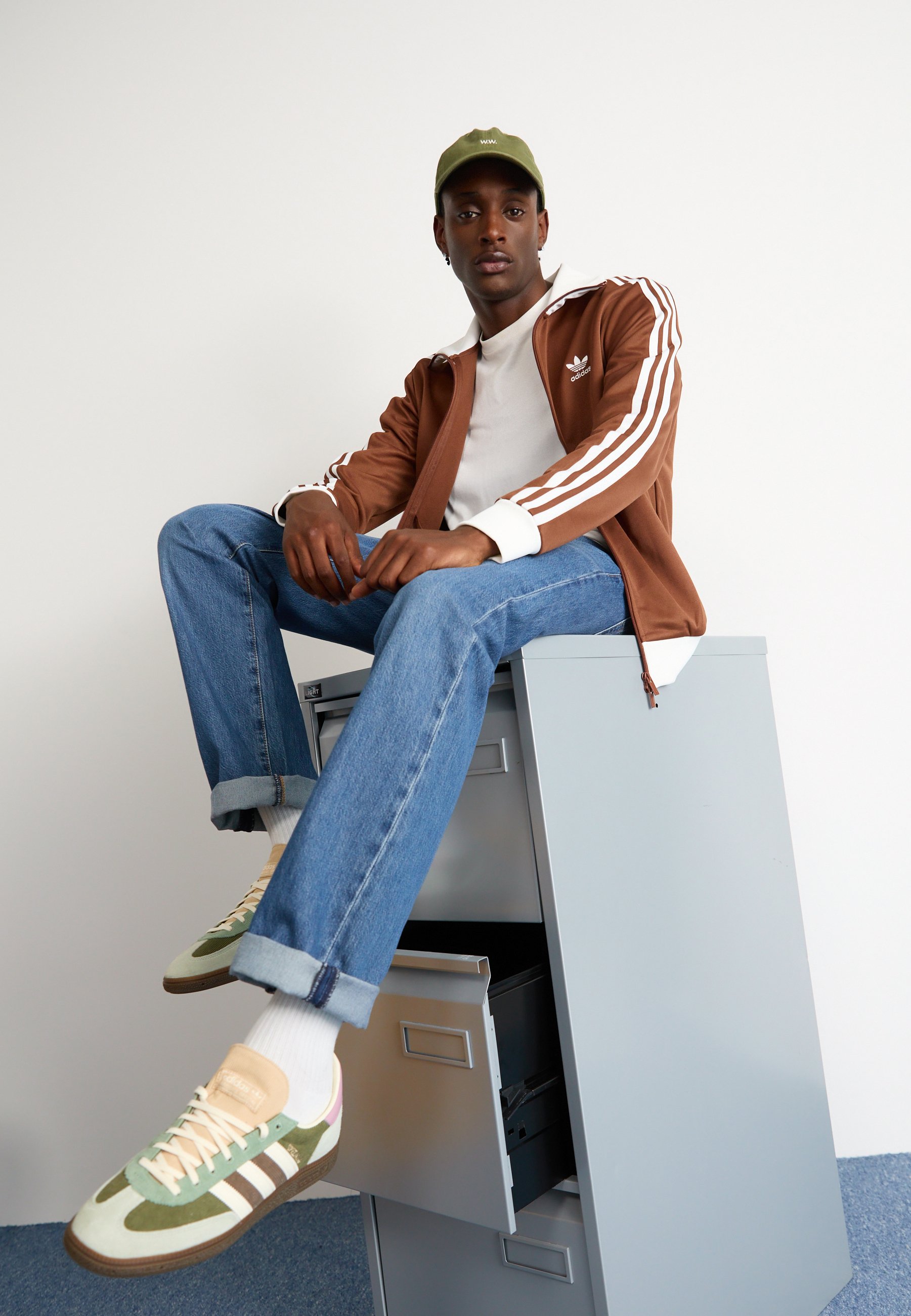 adidas Originals Zip-up sweatshirt - preloved brown/brown - Zalando