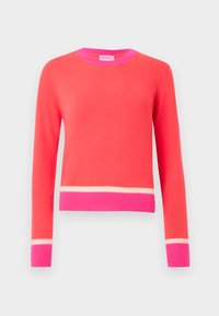 Jersey de manga larga color coral con cuello, puños y banda de cintura en un rosa brillante, que presenta una delgada raya color crema por encima de los puños y la banda de cintura.