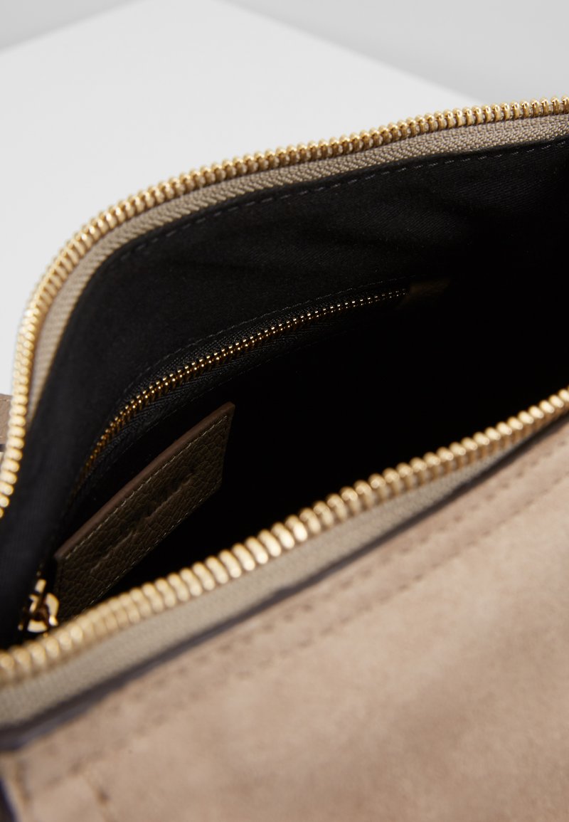 Damen Handtaschen | See by Chloé JOAN Handtasche motty grey/grau - FS22400 Damen Handtaschen | See by Chloé JOAN Handtasche motty grey/grau - FS22400