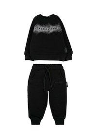 Felpa nera e pantaloni jogging abbinati. La felpa presenta una stampa sfumata con la scritta "RICHMOND". I pantaloni jogging hanno una vita elastica e tasche laterali.