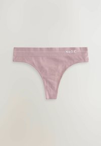 Rosa String-Unterwäsche mit einer glatten Textur, die einen breiten Bund mit dem Wort "self." in Weiß und dezenten gestreiften Akzenten aufweist.