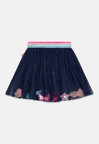 Jupon en tulle bleu marine avec une taille scintillante rose, orné d'appliqués colorés en forme de papillons et d'étoiles le long de l'ourlet, ainsi que de paillettes éparpillées.