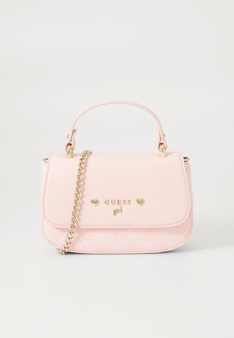 Roza torbica z dodelano obliko, zlatimi detajli in verižnim ročajem. Ima pokrov zapiranje in vzorčasti spodnji del. Logotip spredaj.