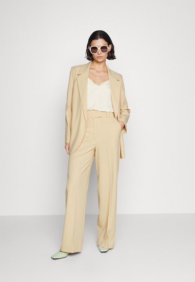 IVY OAK JAY - Casaco curto - honey cream