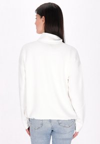 Thumbnail Image 3