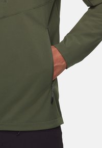 Mammut OUTDOOR SO HOODED - Giacca softshell - dark marsh