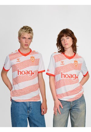 Club wear - white