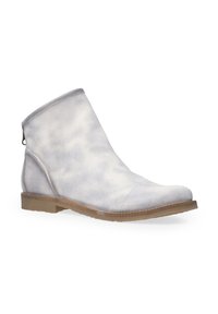 Graue Wildleder-Ankleboots mit runder Zehenpartie und einer niedrigen, strukturierten braunen Sohle. Mit einem seitlichen Reißverschluss und glatter Oberfläche ohne sichtbare Muster.