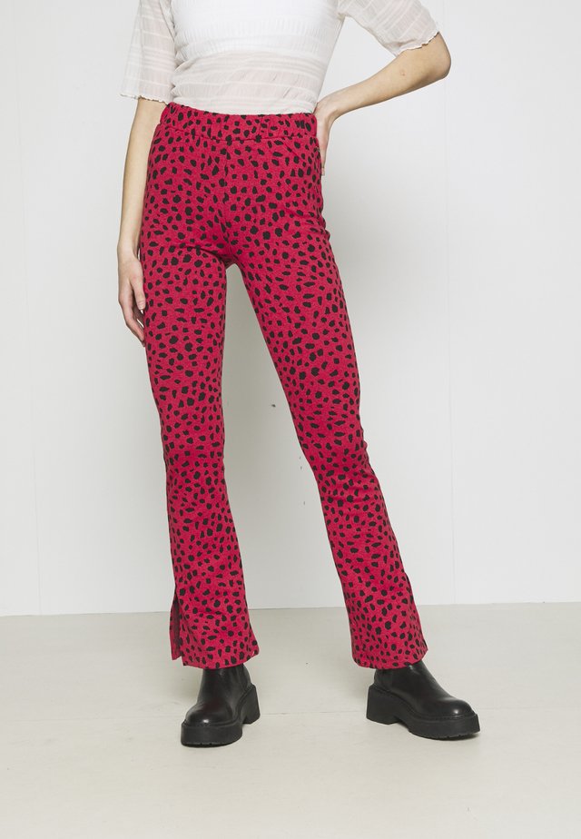 MEVY LEOPARD FLARE PANTS WOMEN - Broek - black